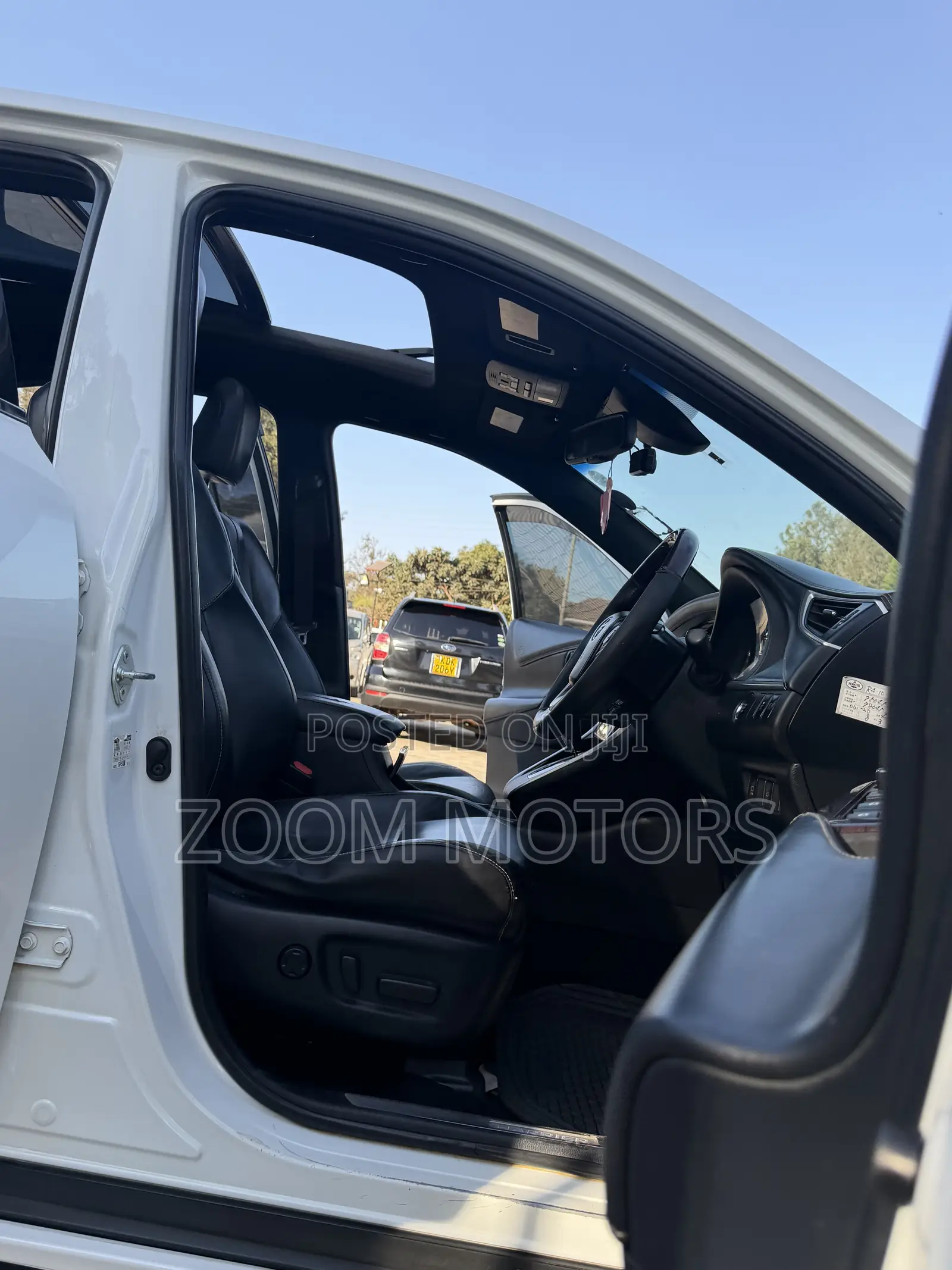 Toyota Harrier 2.0 2016 Pearl