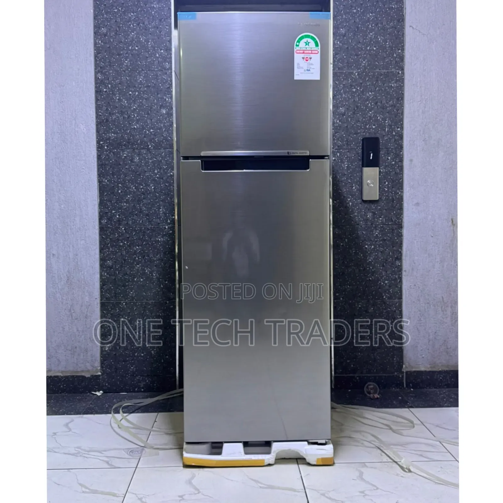 Samsung 256L Double Door Fridge With a Coolpack and No Frost