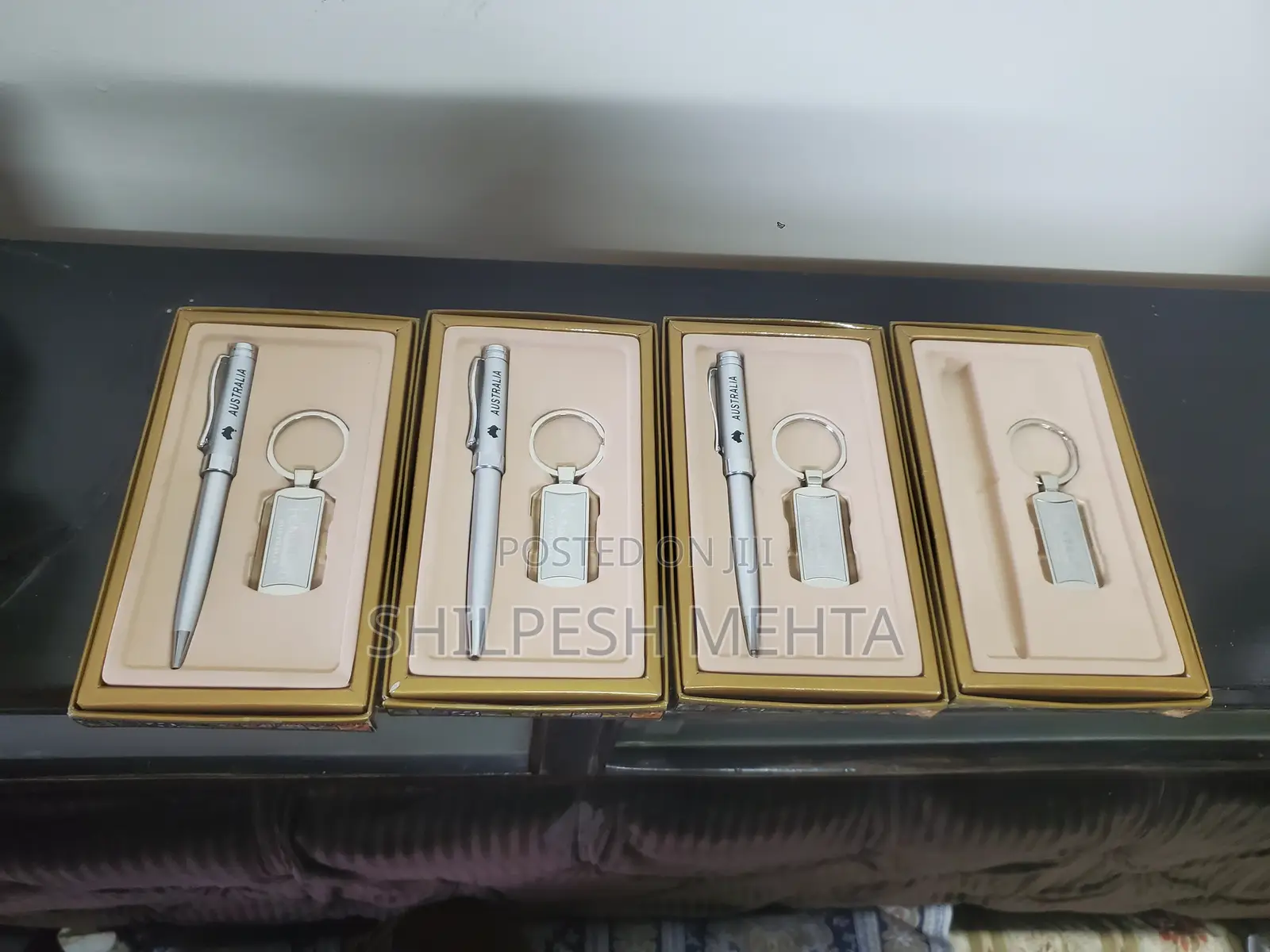 4 Sets of Key Holder and Pen (Read Info)