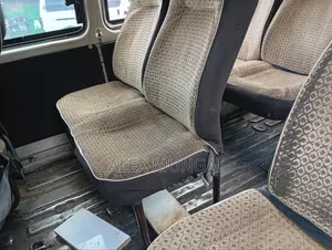 Toyota HiAce 2000 White