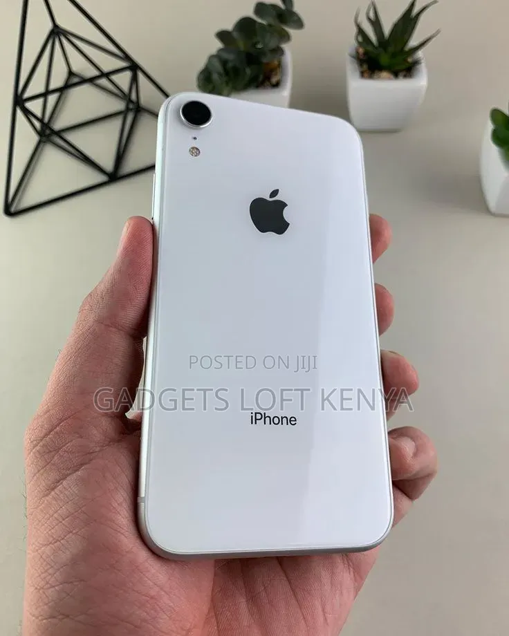 New Apple iPhone XR 64 GB White