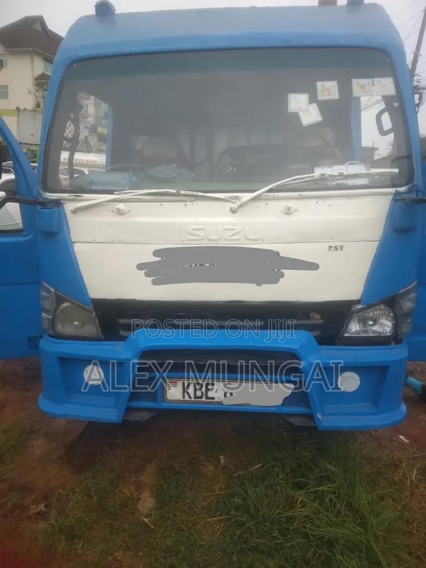 Isuzu Executive Bus 2007 Blue