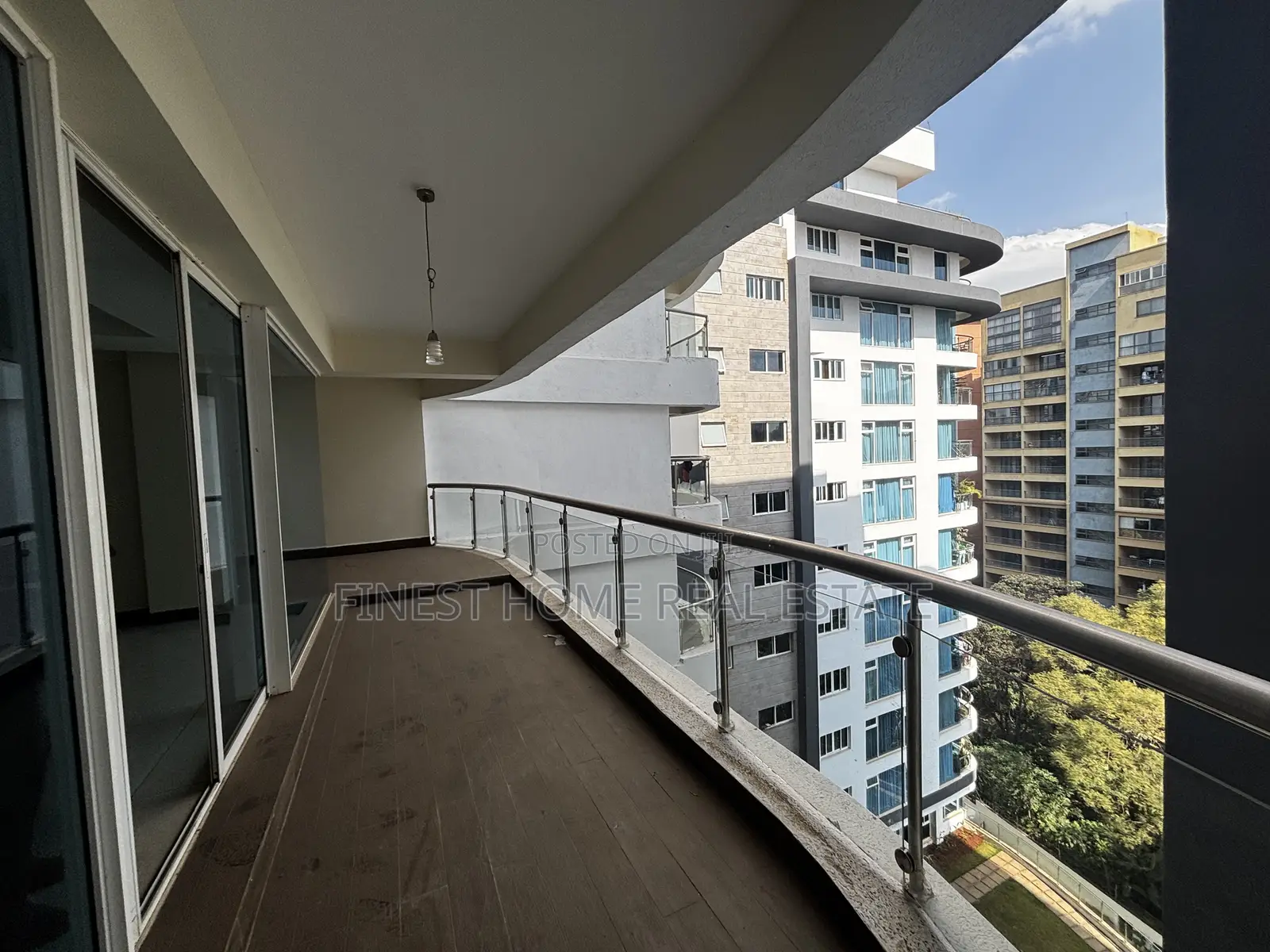 3bdrm Apartment in Riverside for rent
