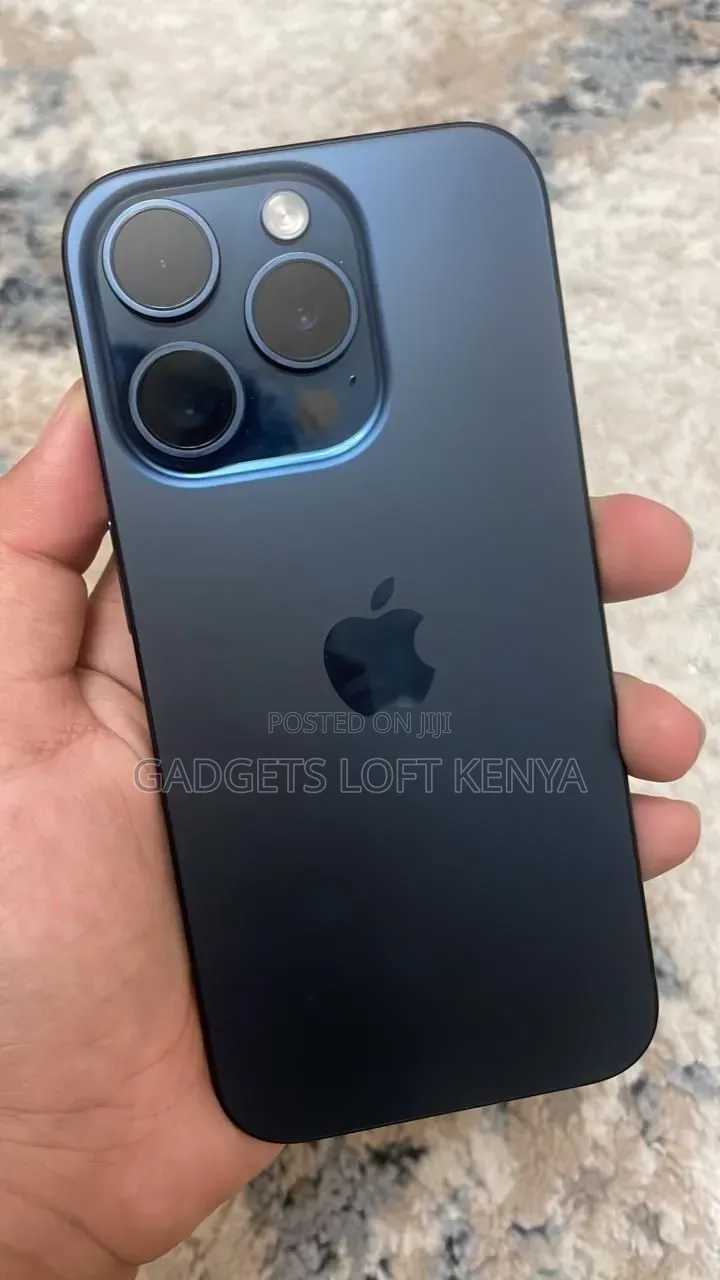 New Apple iPhone 15 Pro Max 256 GB Blue