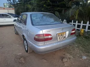 Toyota Corolla 1999 Silver