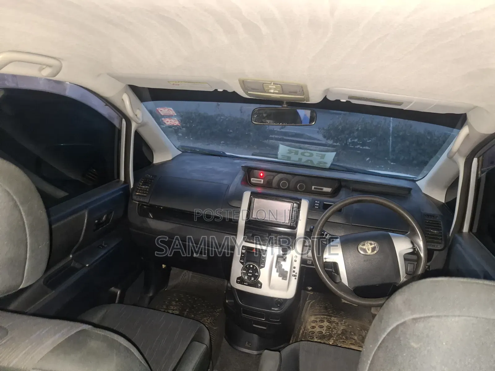 Toyota Noah 2013 Silver