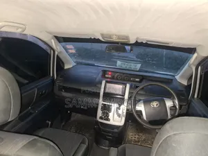 Toyota Noah 2013 Silver
