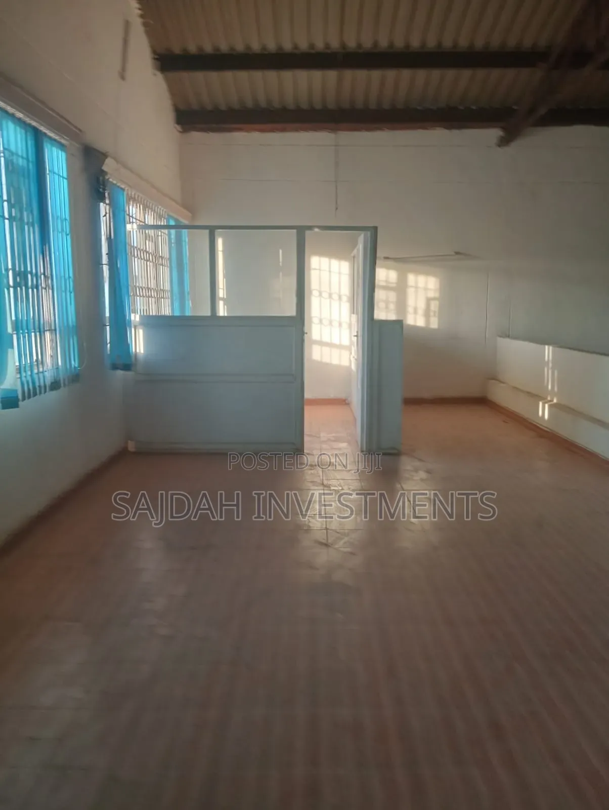 Spacious Go Down to Let