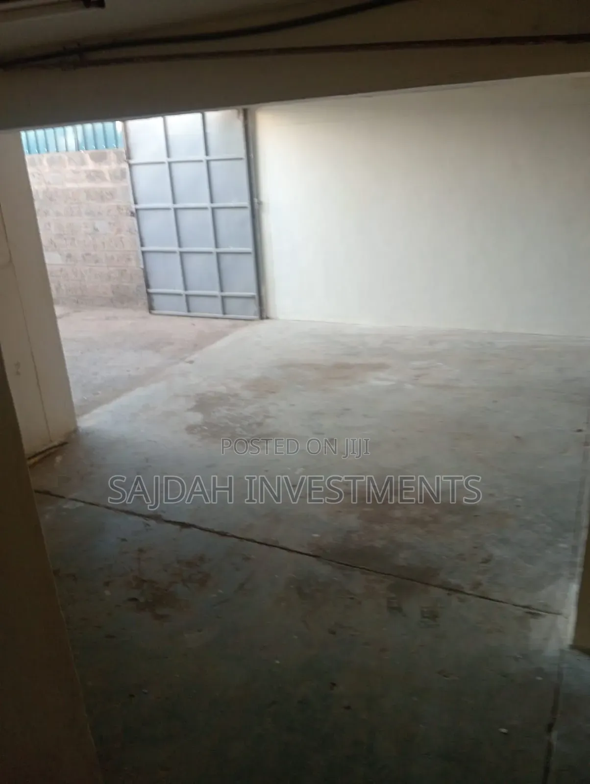 Spacious Go Down to Let