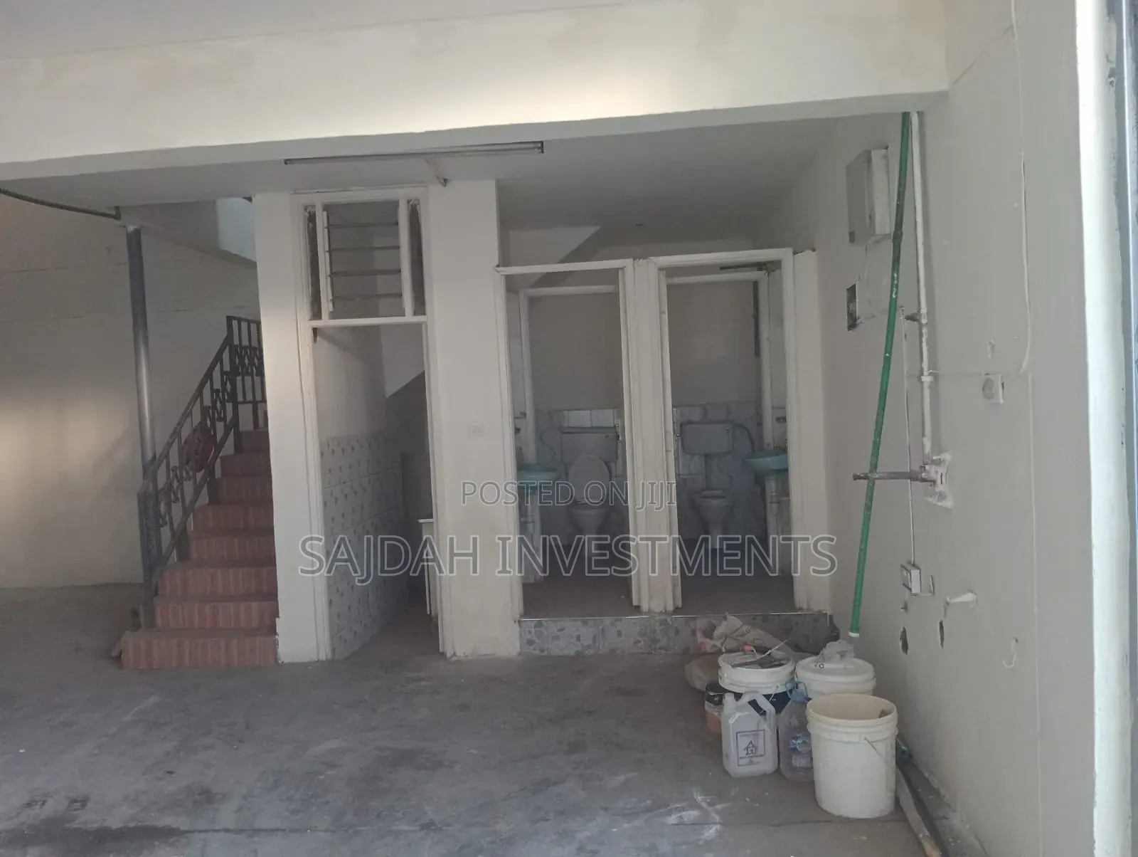 Spacious Go Down to Let
