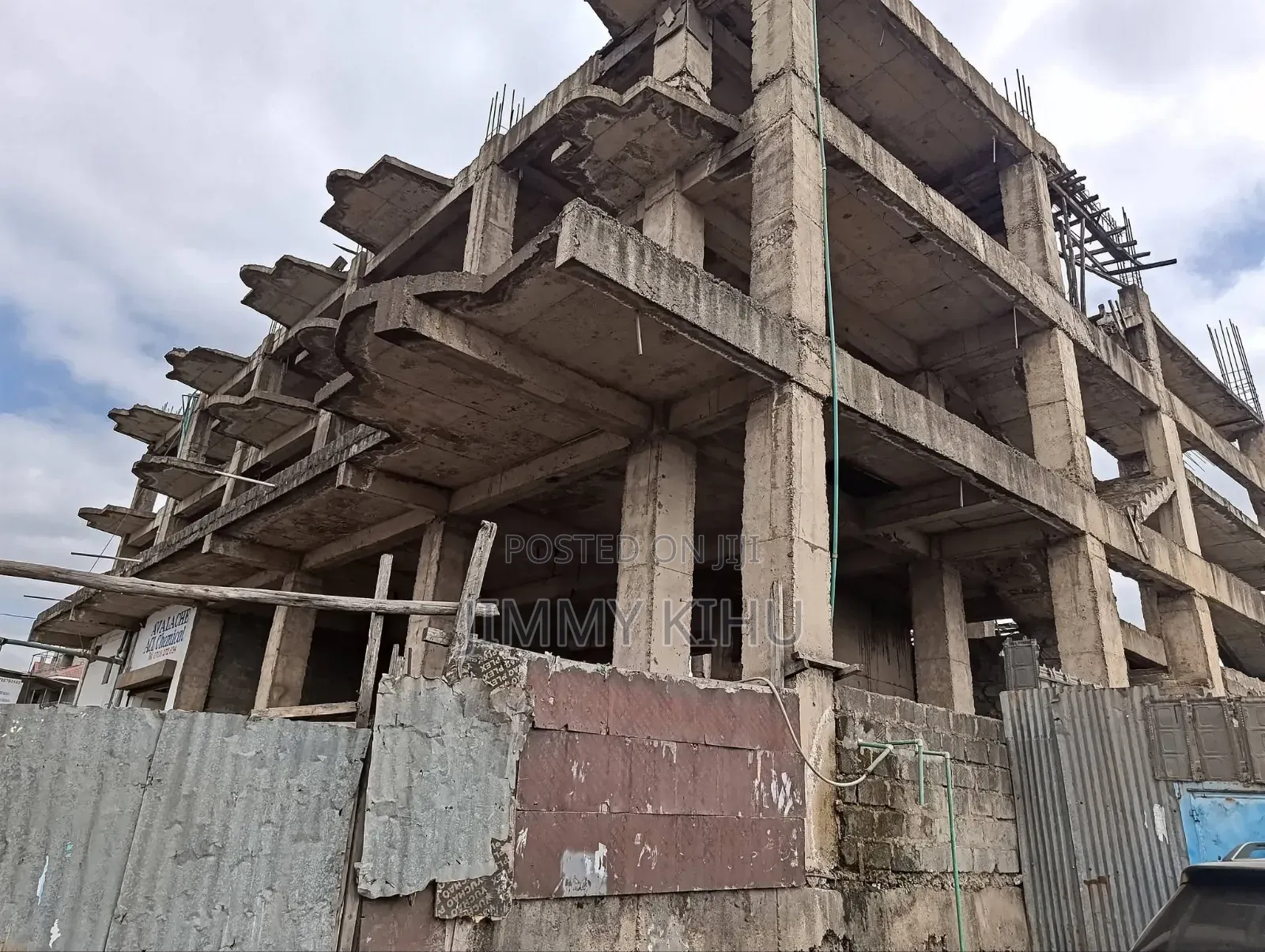 20bdrm Apartment in Dagoretti for Sale