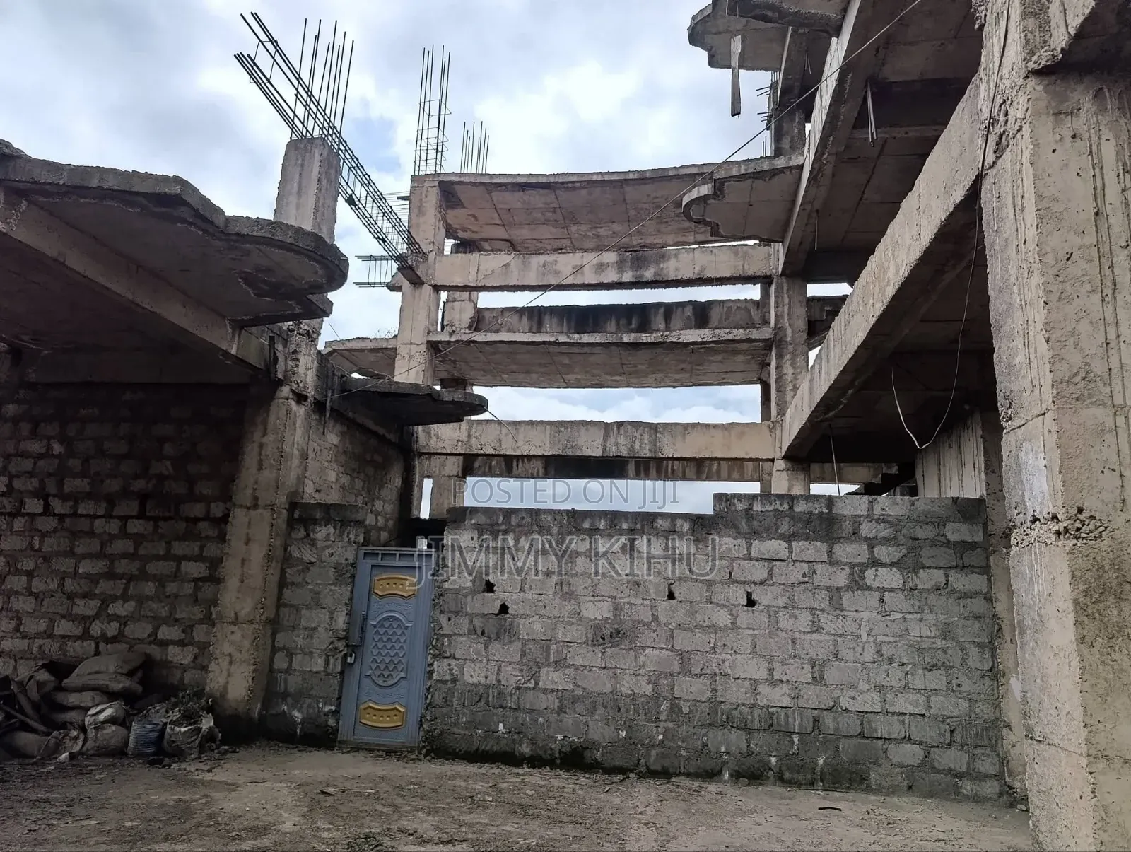 20bdrm Apartment in Dagoretti for Sale