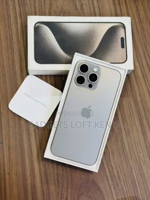 New Apple iPhone 15 Pro Max 256 GB Silver