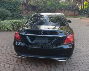 Mercedes-Benz C200 2019 Black