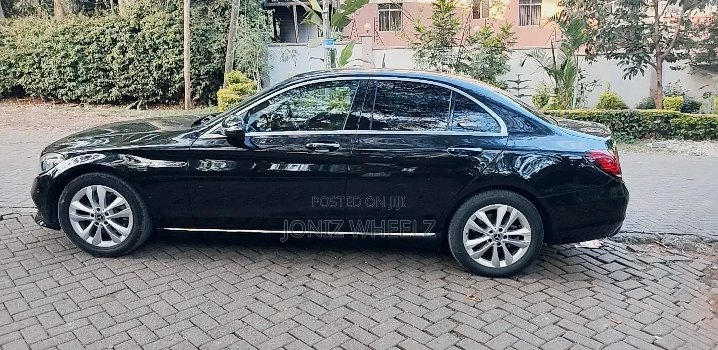 Mercedes-Benz C200 2019 Black