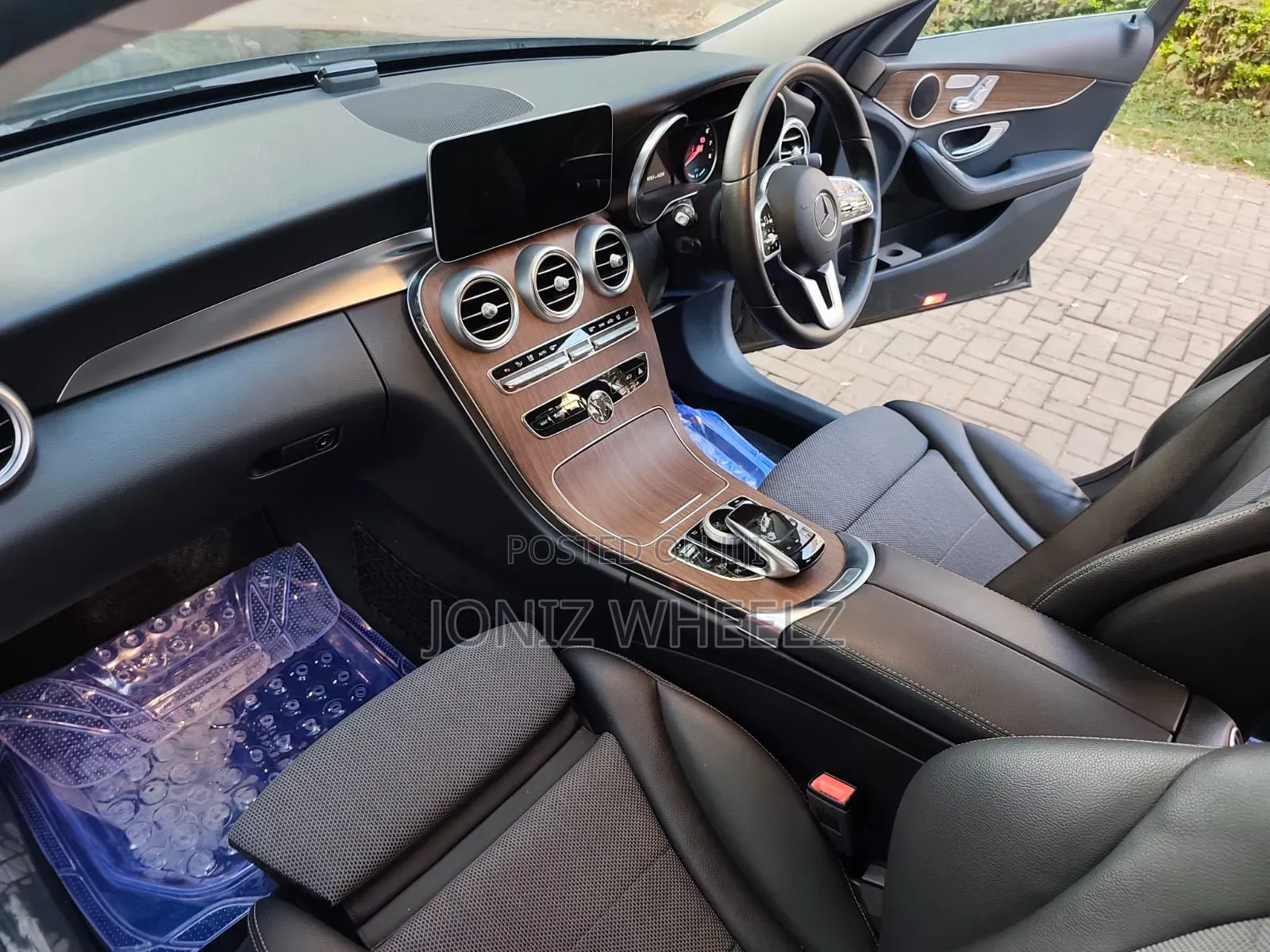 Mercedes-Benz C200 2019 Black