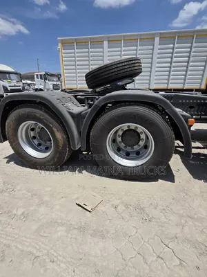 Howo Nx 6*4 Primemover RHD