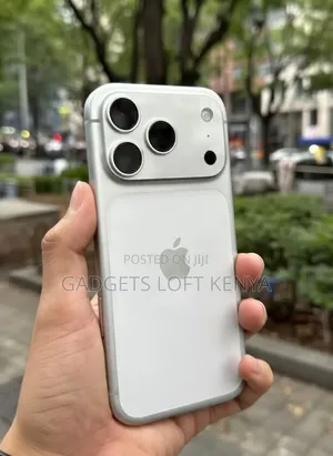 New Apple iPhone 17 Pro Max 256 GB Silver