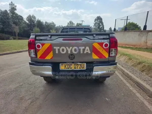Toyota Hilux 2021 Gray