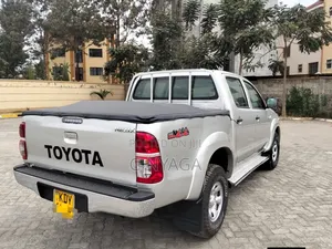 Toyota Hilux 2010 Beige