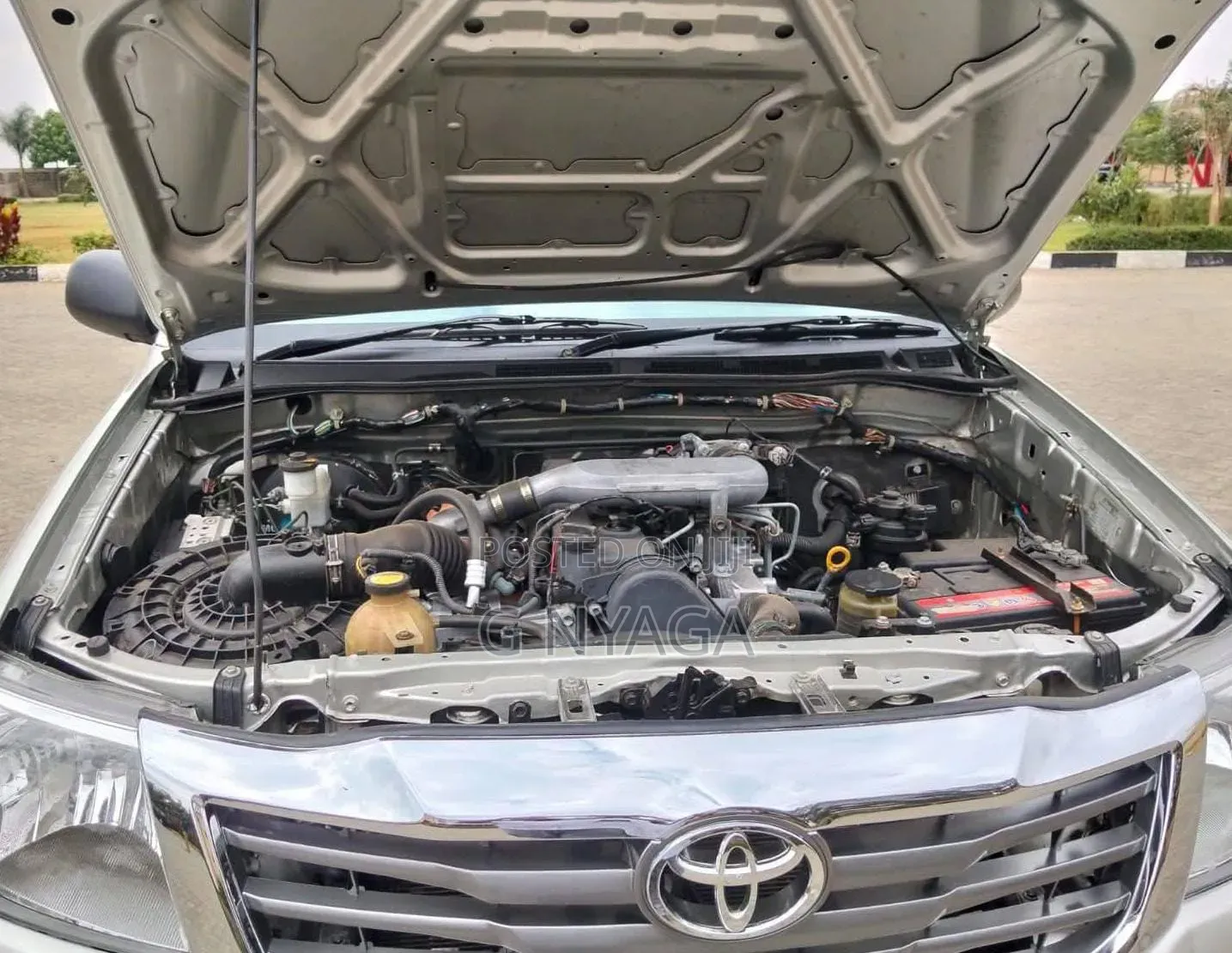 Toyota Hilux 2010 Beige