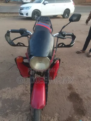 Bajaj Avenger 150 Street 2022 Red