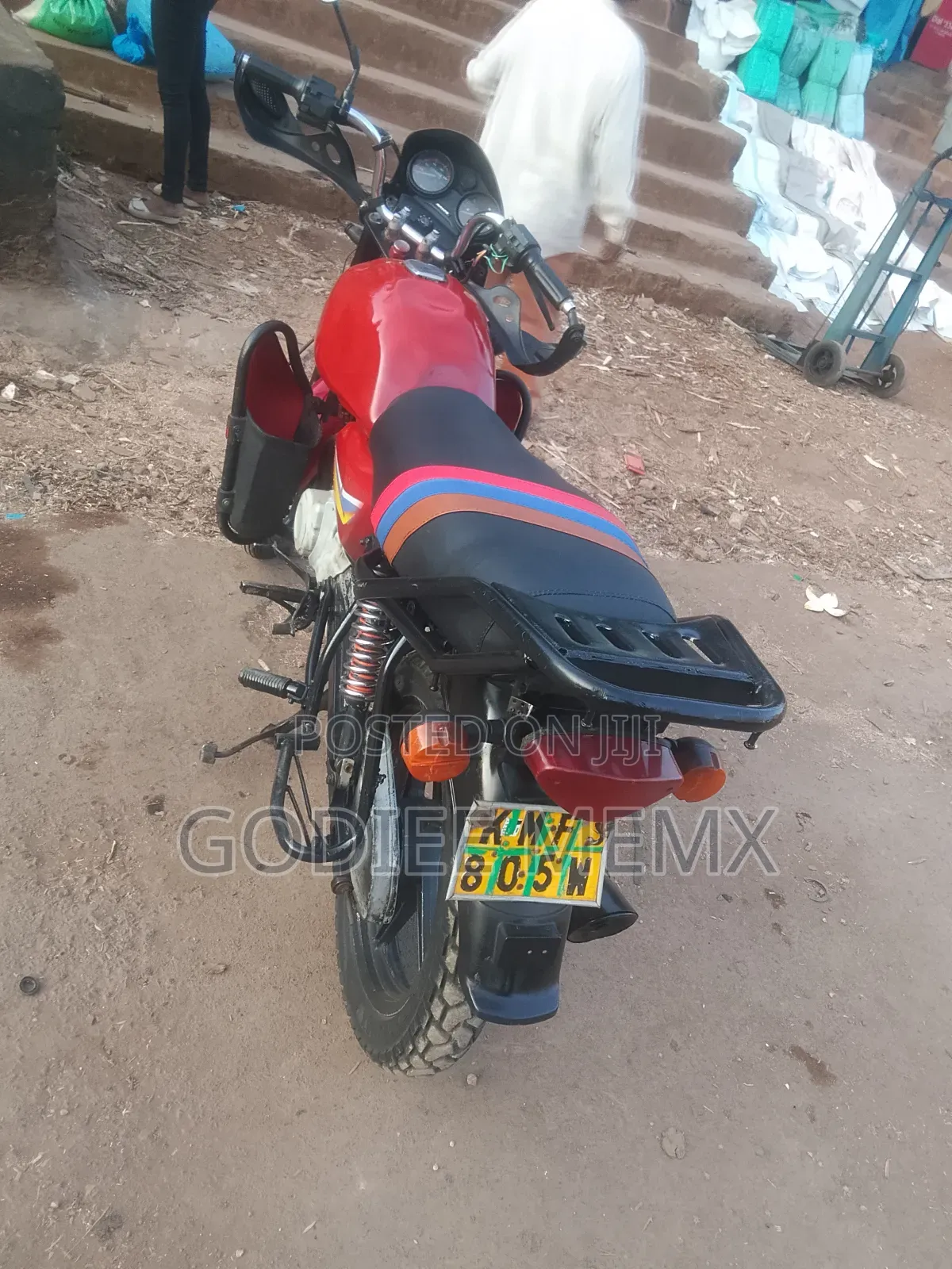 Bajaj Avenger 150 Street 2022 Red