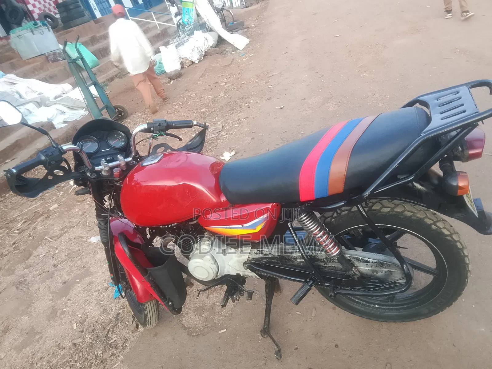 Bajaj Avenger 150 Street 2022 Red
