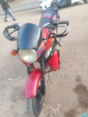 Bajaj Avenger 150 Street 2022 Red