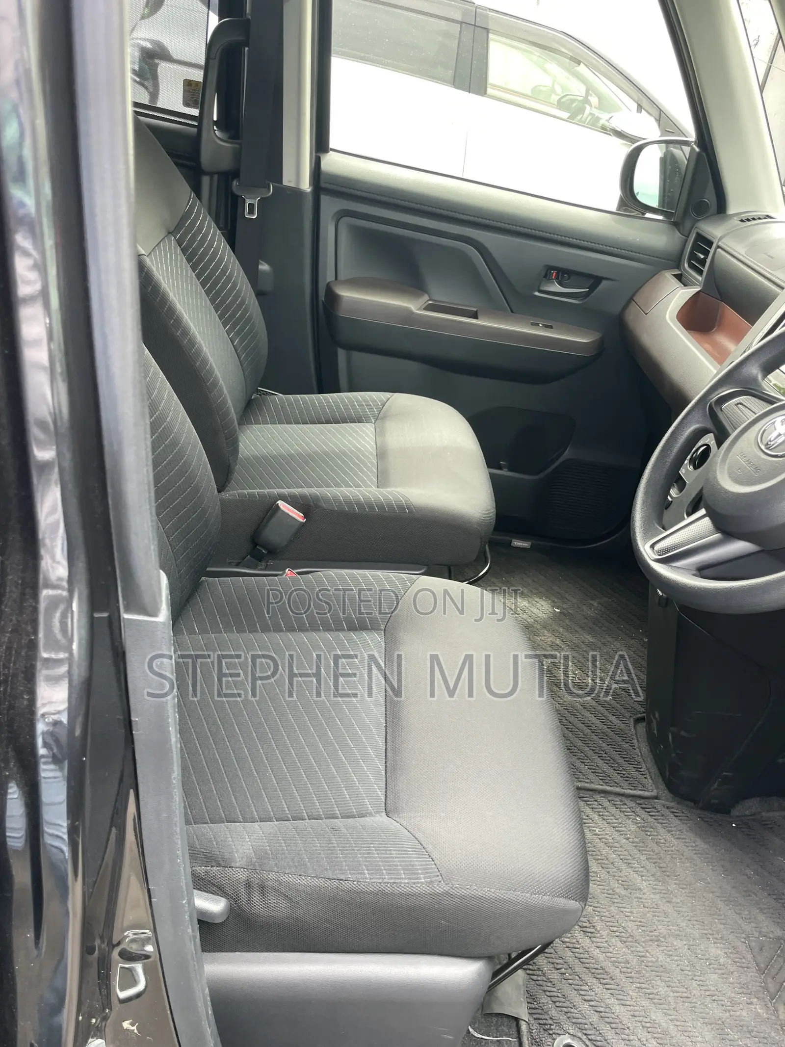 Toyota Tank 1.0 FWD 2019 Black