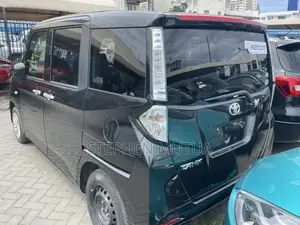 Toyota Tank 1.0 FWD 2019 Black