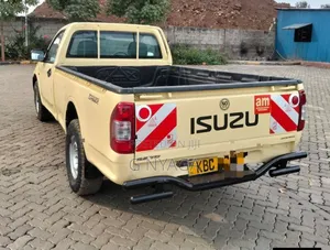 Isuzu D-MAX 2008 Yellow