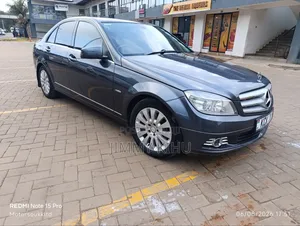 Mercedes-Benz C180 2010 Gray