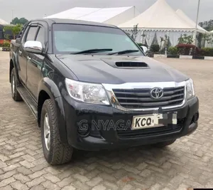 Toyota Hilux 2011 Black
