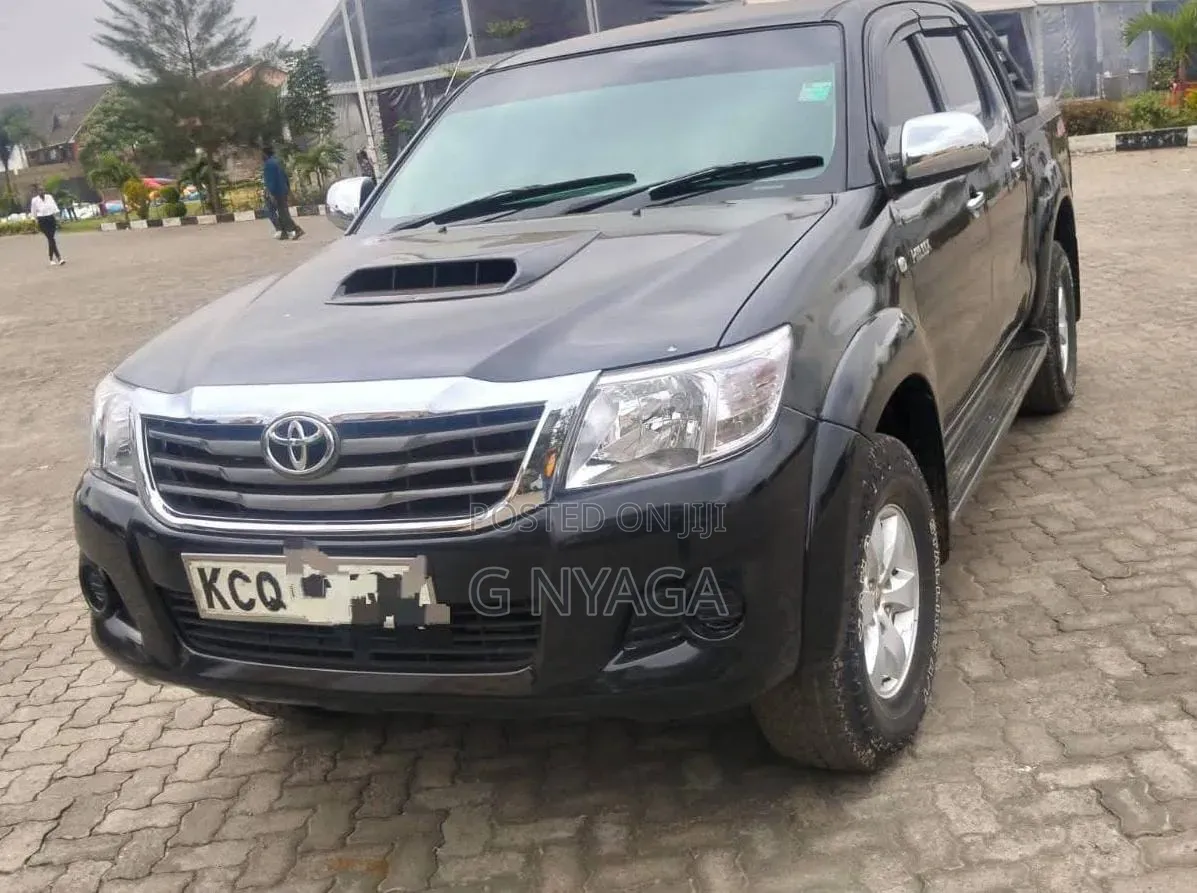 Toyota Hilux 2011 Black