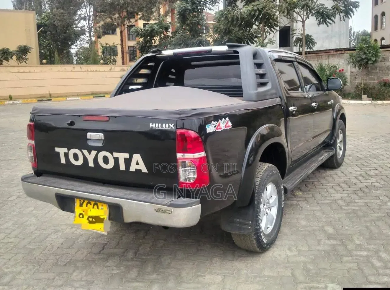 Toyota Hilux 2011 Black
