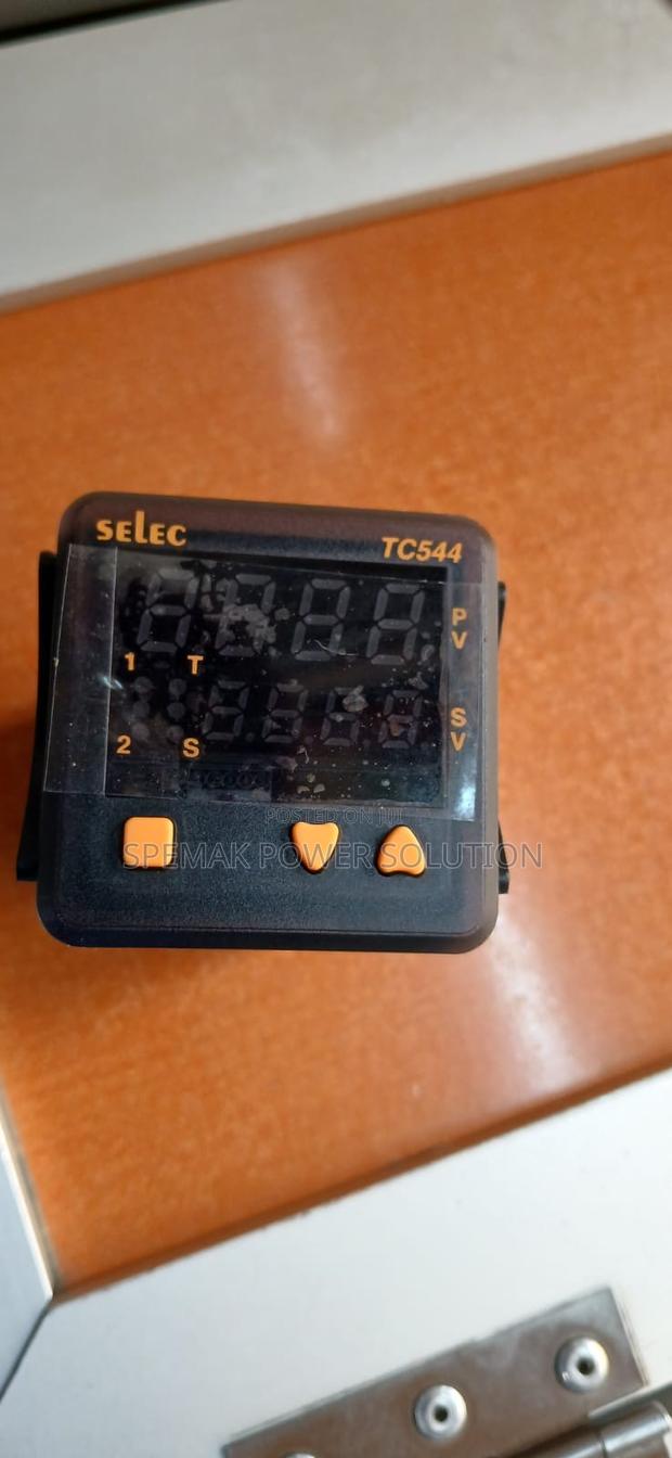 Selec 544 Temperature Controller