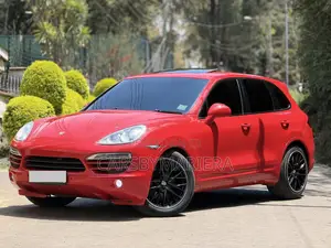 Porsche Cayenne 2011 Red