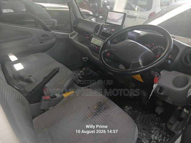 Toyota Dyna Manual Diesel 2019 - thumbnail 8