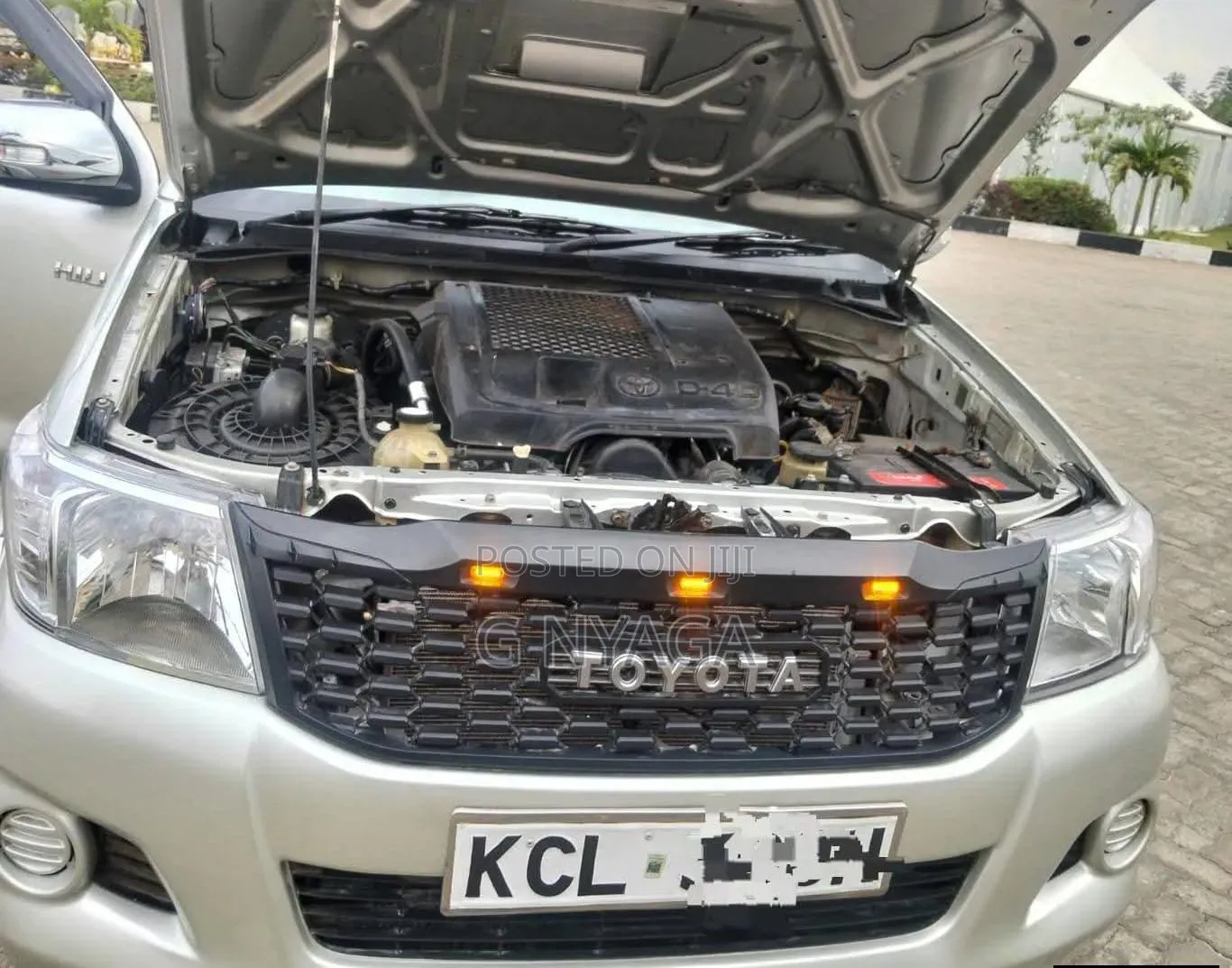 Toyota Hilux 2011 Beige