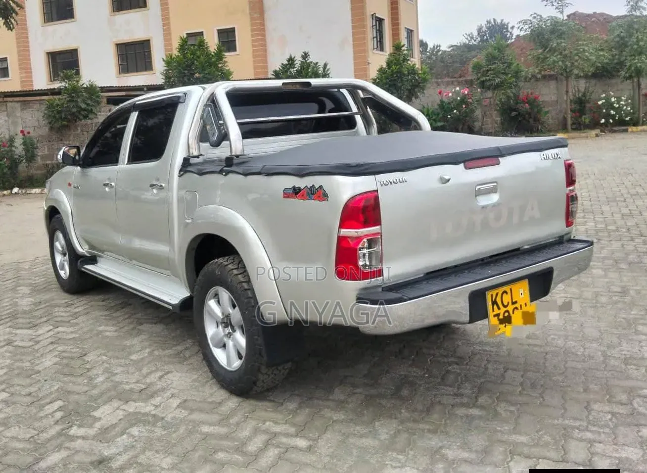 Toyota Hilux 2011 Beige