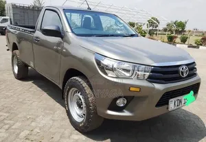 Toyota Hilux 2023 Gray