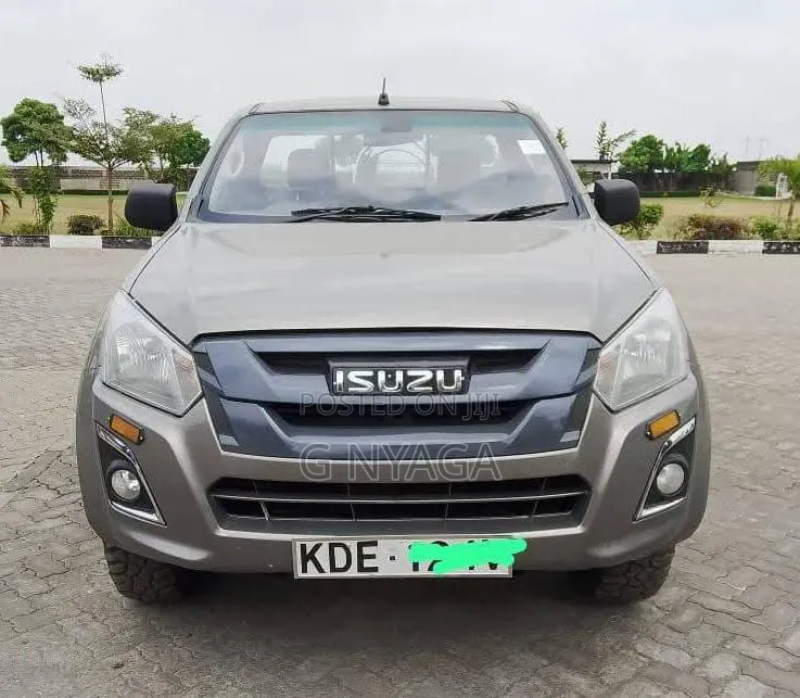 Isuzu D-MAX 2021 Gray