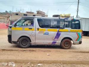 Toyota HiAce 2012 Silver