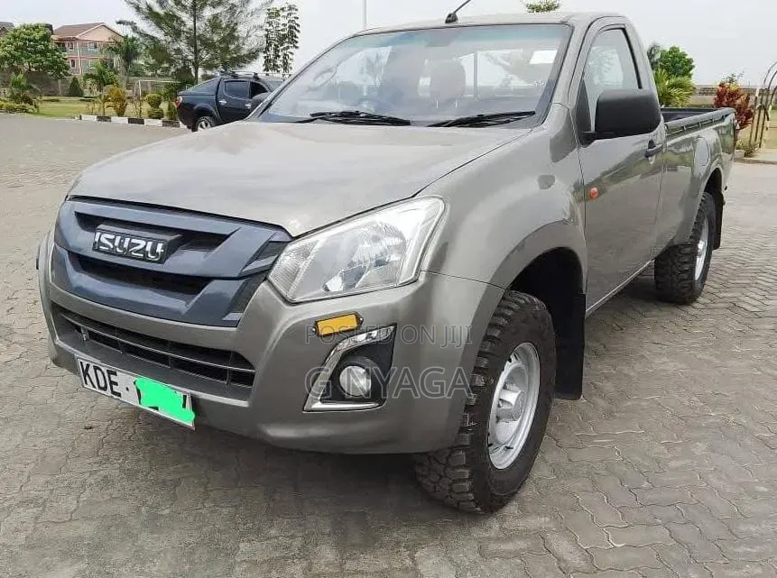 Isuzu D-MAX 2021 Gray
