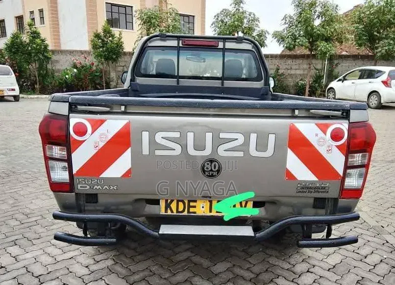 Isuzu D-MAX 2021 Gray