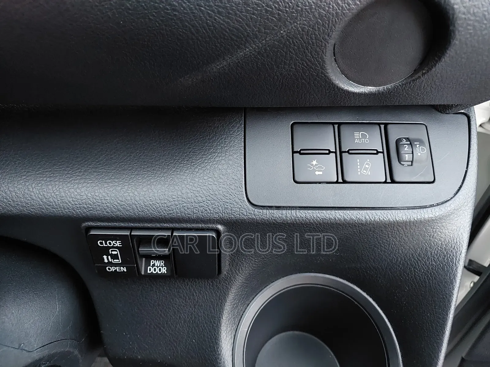 Toyota Sienta 2019 Pearl