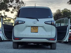 Toyota Sienta 2019 Pearl