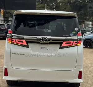 Toyota Vellfire 2019 White