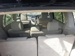 Toyota ISIS 2015 Black